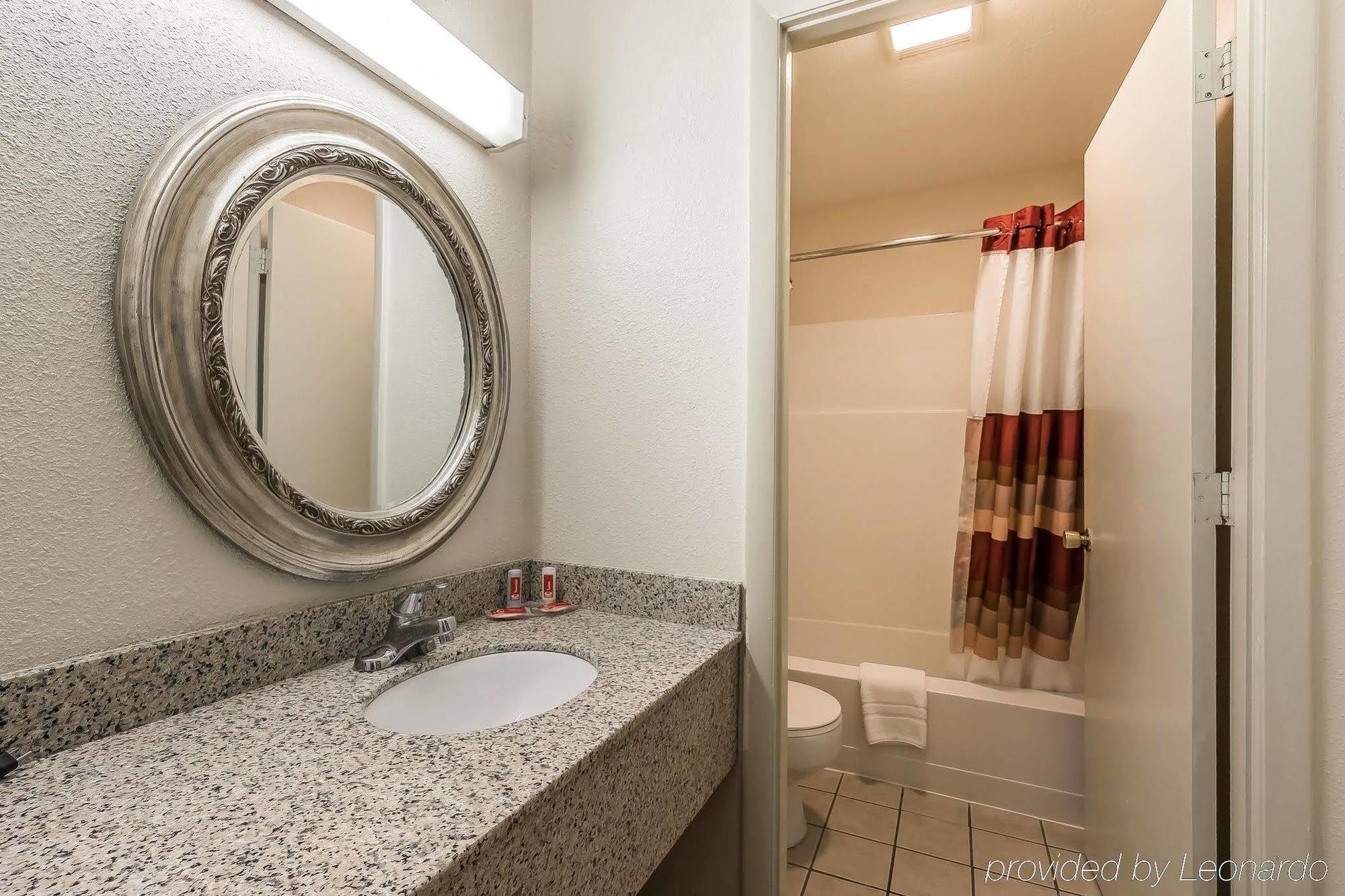 Econo Lodge Bowling Green Esterno foto